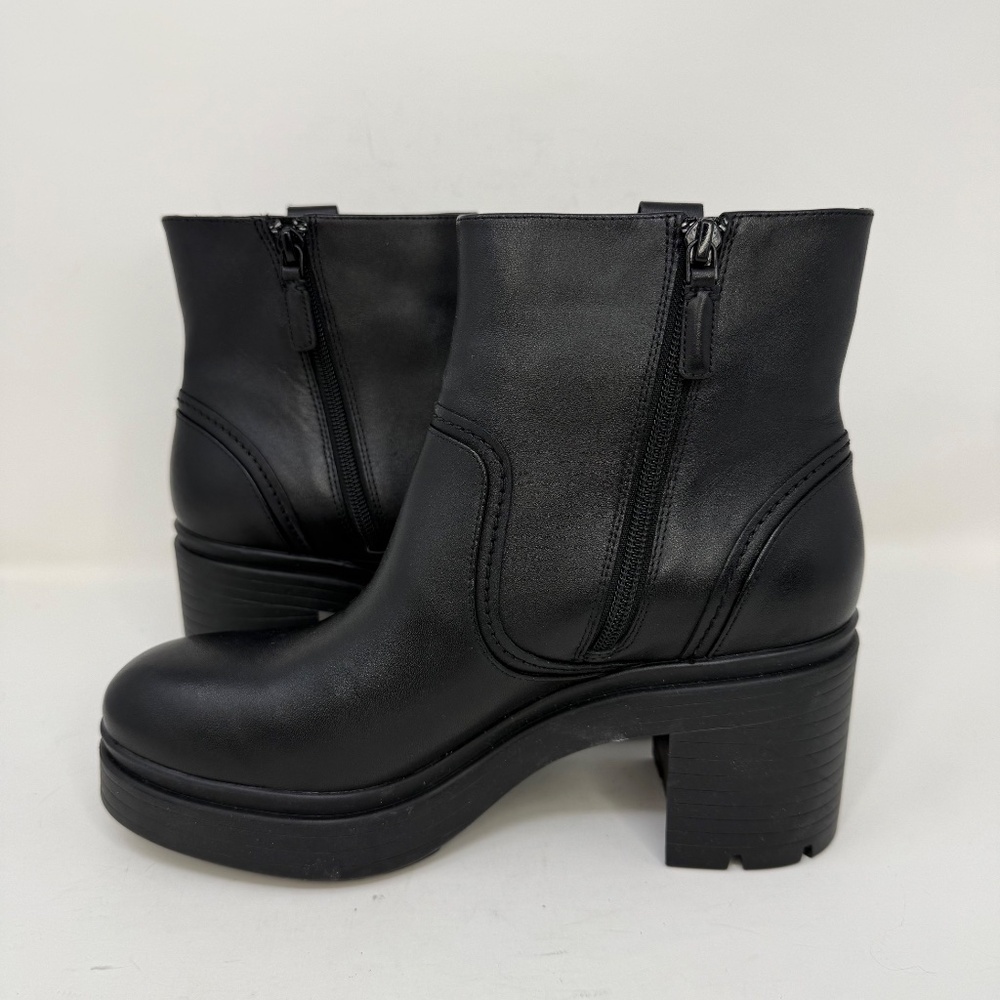 New Cole Haan Paz Pull On Booties In Black Leather Sz 8 - Picture 9 of 13